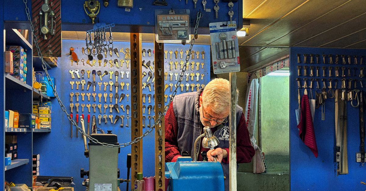 locksmith shop keys — Sherman Oaks Locksmith Inc
